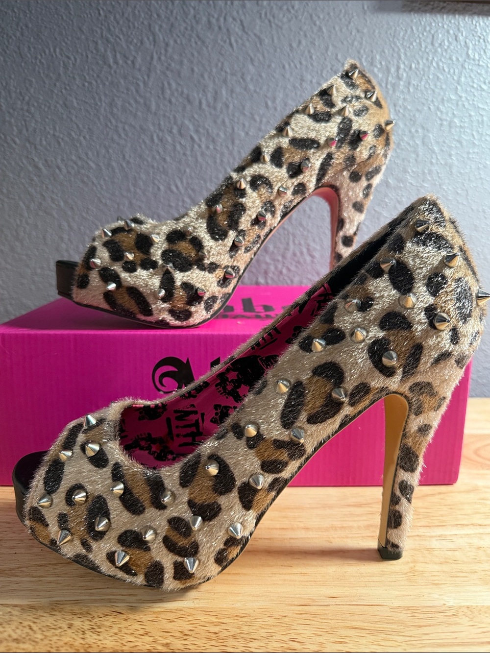 Anbey Dawn Leopard Print Studded Peep-Toe Heels - Black & Brown